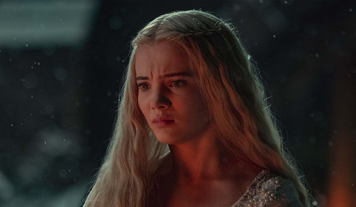 Freya Allan in una scena di The Witcher 2. Credits: Jay Maidment/Netflix.