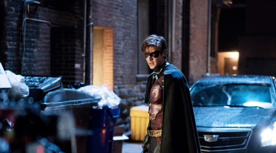 Brenton Thwaites in una scena di “Titans”. Credits: Courtesy of Warner Bros.