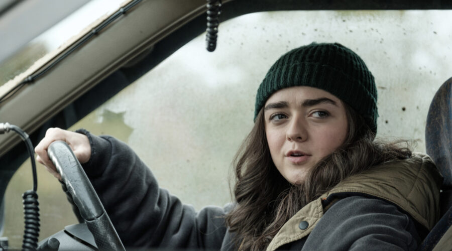 Maisie Williams (Kim Noakes) in una scena di 