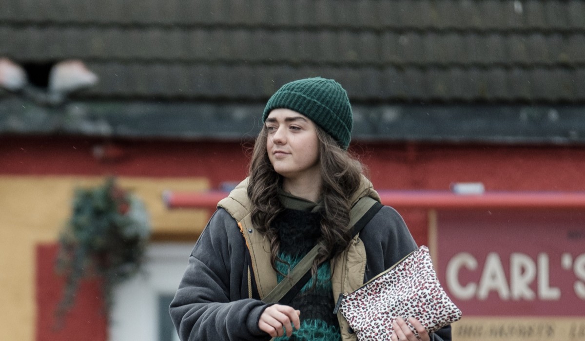 Maisie Williams (Kim Noakes) in una scena di 