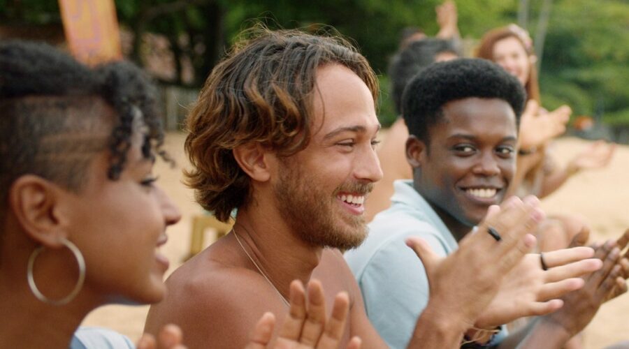 Da sinistra: Gabz Interpreta Yasmin, Andre Luiz Frambach Interpreta Miguel, Maicon Rodrigues Interpreta Conrado In L Alta Stagione Credits Aline Arruda E Netflix