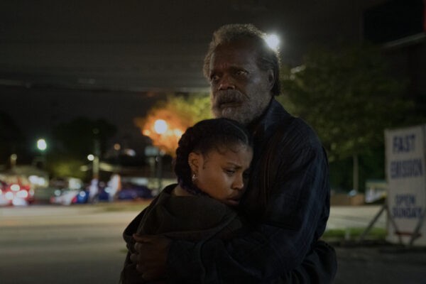 “Gli ultimi giorni di Tolomeo Grey”, da destra: Samuel L. Jackson e Dominique Fishback in una scena della serie. Credits: Apple TV+.