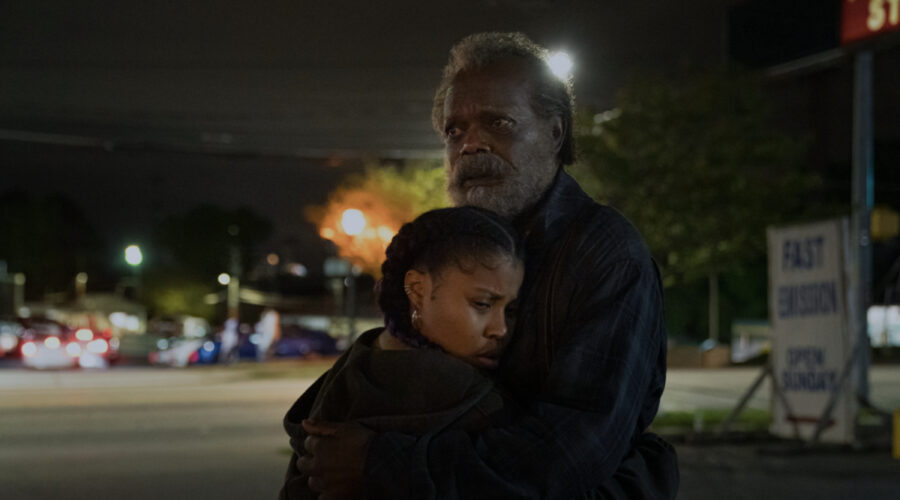 “Gli ultimi giorni di Tolomeo Grey”, da destra: Samuel L. Jackson e Dominique Fishback in una scena della serie. Credits: Apple TV+.