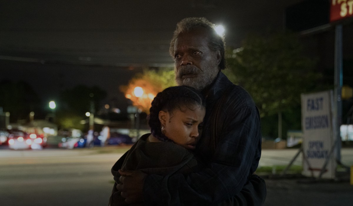 “Gli ultimi giorni di Tolomeo Grey”, da destra: Samuel L. Jackson e Dominique Fishback in una scena della serie. Credits: Apple TV+.