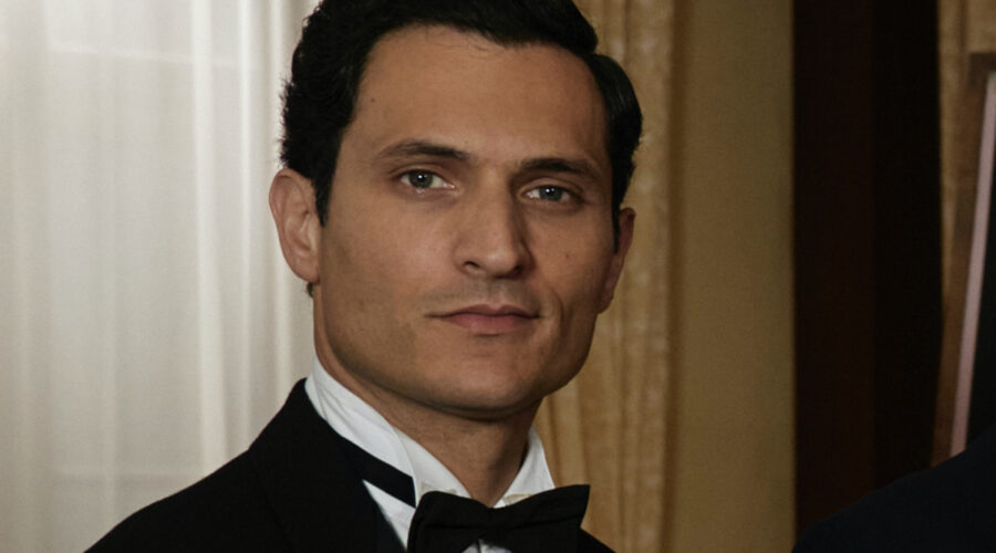 Alessandro Tersigni (Vittorio Conti) in un posato per 