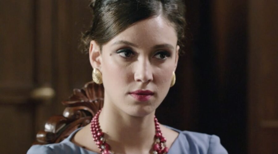 Lucrezia Massari (Flora Gentile Ravasi) in una scena della puntata 68 de 