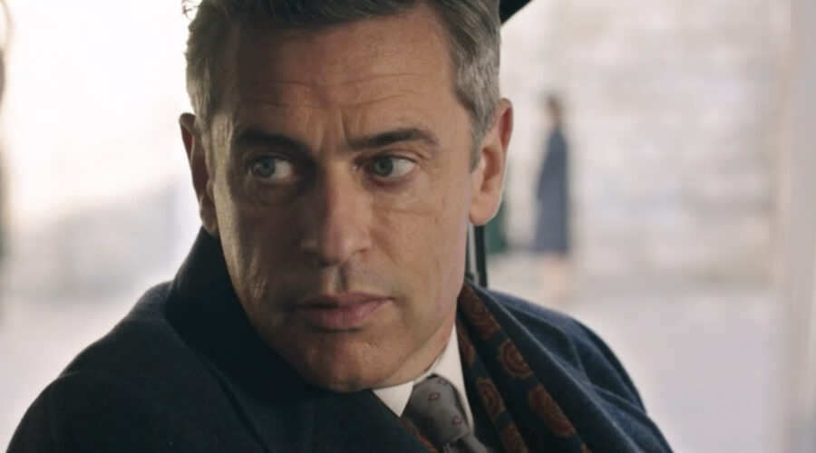 Massimo Poggio (Ezio Colombo) in una scena della puntata 78 de 