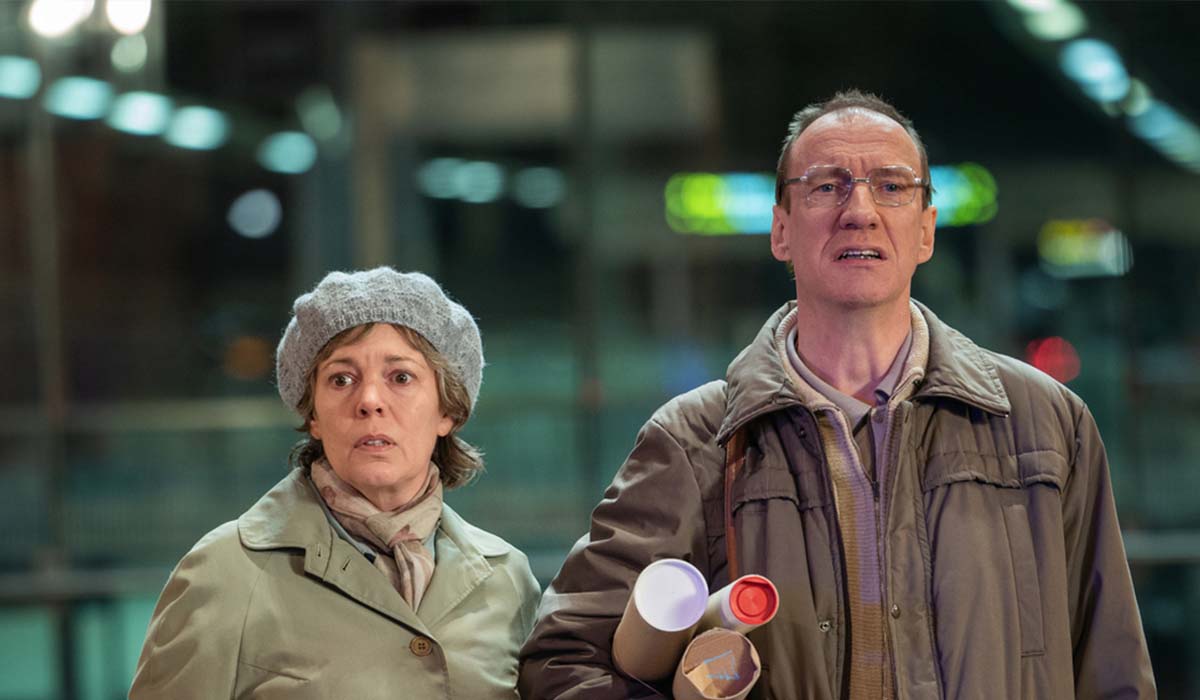 Olivia Colman e David Thewlis in una scena di Landscapers - Un crimine quasi perfetto. Credits: HBO/Sky.