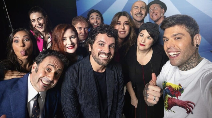 Il cast della seconda edizione di “LOL: Chi ride è fuori”. Credits: @primevideoit su Instagram.