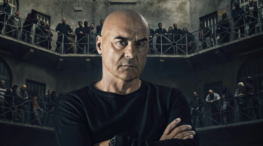“Il Re”, Luca Zingaretti nella key art della serie. Credits: Sky Italia.