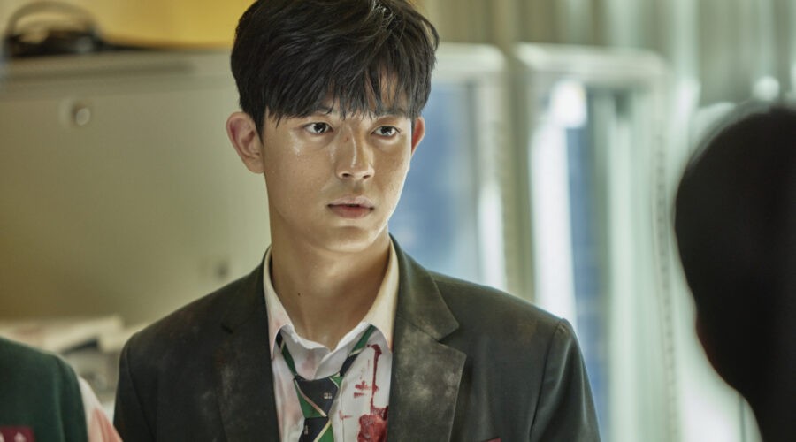 Ji-hu (Nam On-jo) in una scena di “Non siamo più vivi”. Credits: Yang Hae-sung/Netflix © 2021.