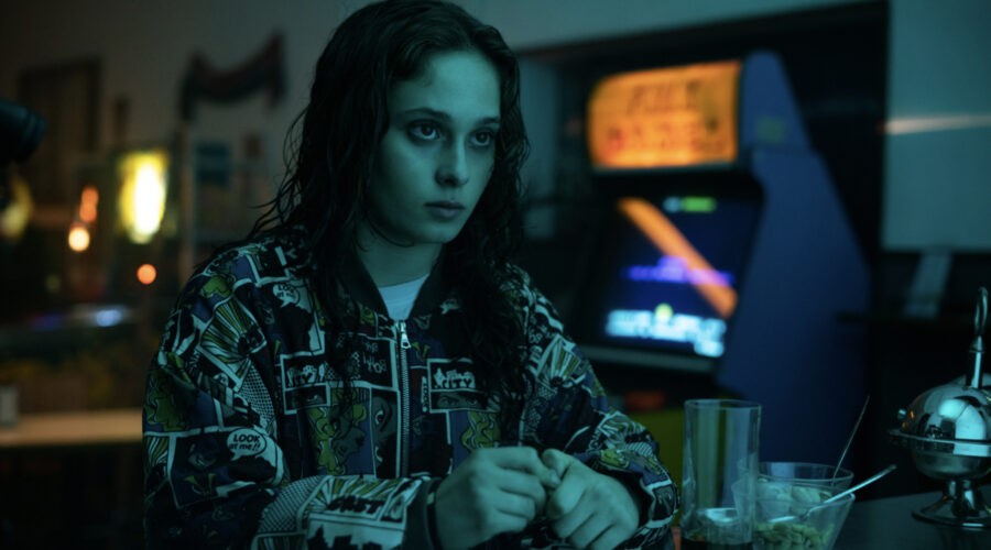 Arianna Becheroni (Alice) in un'immagine di “Bang Bang Baby”. Andrea Pirrello/Prime Video.