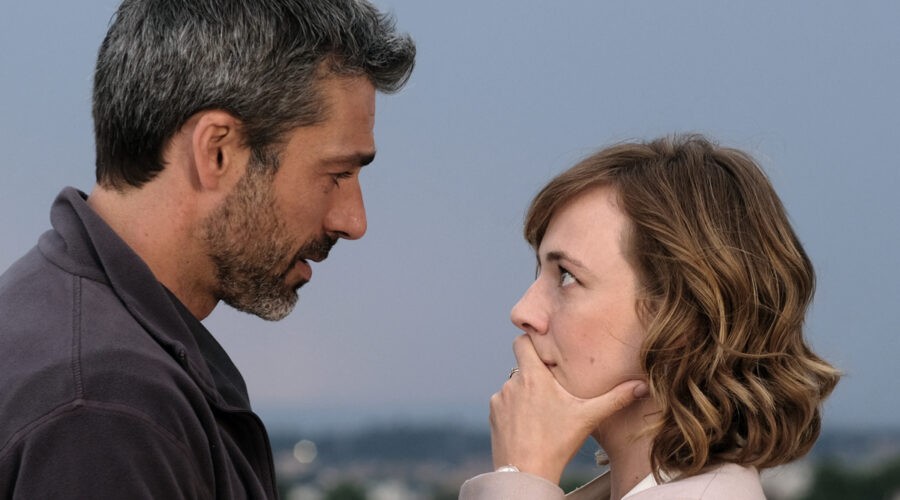 Da sinistra: Luca Argentero (Andrea Fanti) e Sara Lazzaro (Agnese Tiberi) in una scena di 