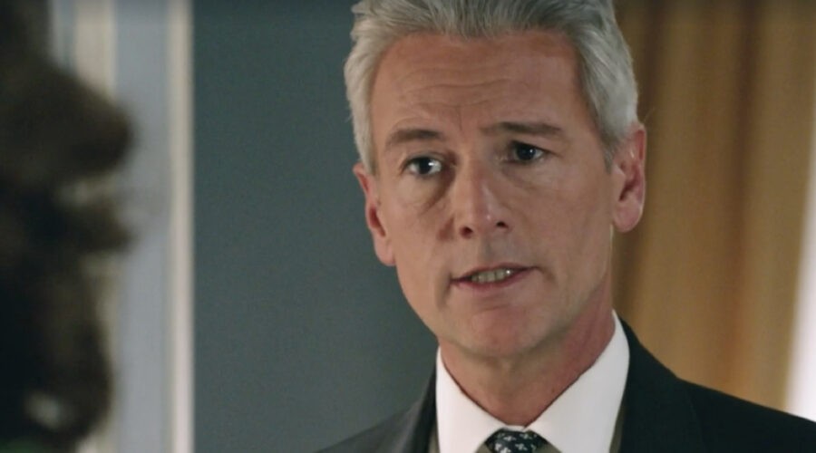 Roberto Farnesi (Umberto Guarnieri) in una scena della puntata 108 de