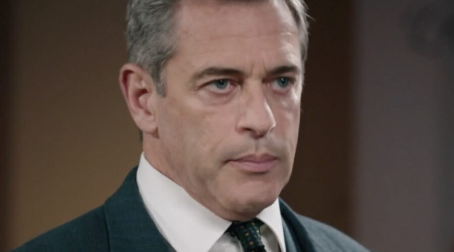 Massimo Poggio (Ezio Colombo) in una scena della puntata 84 de 