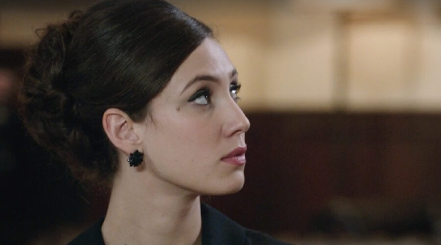 Lucrezia Massari (Flora Gentile Ravasi) in una scena della puntata 105 de