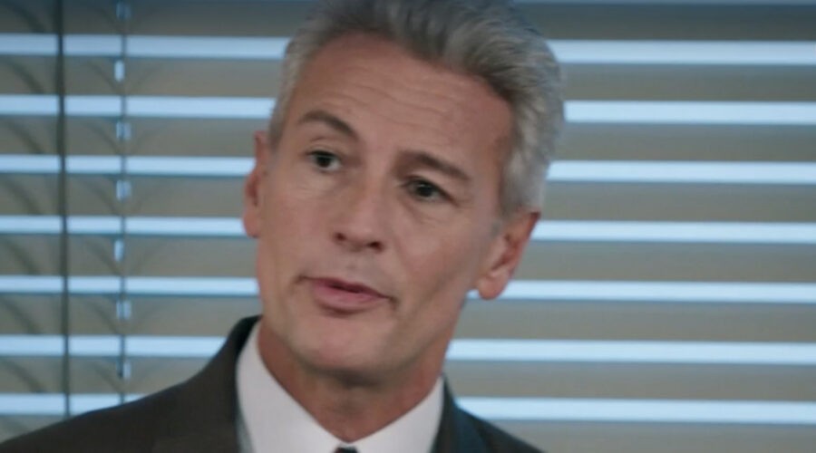 Roberto Farnesi (Umberto Guarnieri) in una scena della puntata 84 de 