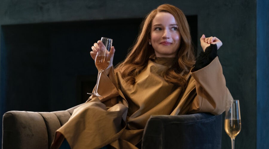 Julia Garner è Anna Delvey nel quinto episodio di “Inventing Anna”. Credits: Aaron Epstein/Netflix.