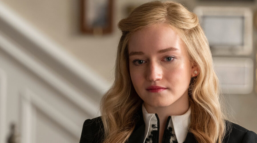 Julia Garner Interpreta Anna In 