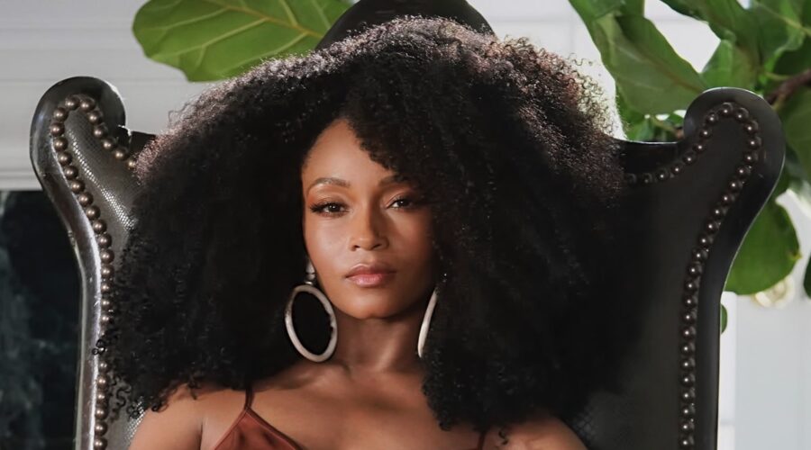 La Protagonista Yaya Dacosta (Angela) In Una Scena Di