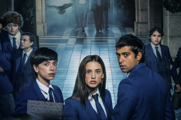 Poster della seconda stagione de “La Scuola dei Misteri: Las Cumbres”. Credits: Amazon Prime Video.