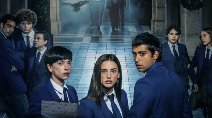 Poster della seconda stagione de “La Scuola dei Misteri: Las Cumbres”. Credits: Amazon Prime Video.
