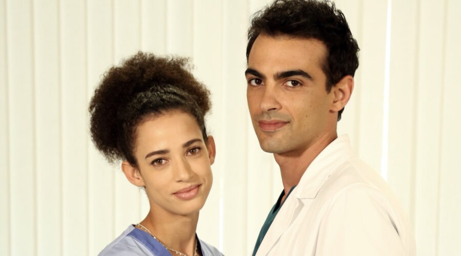 Primo Reggiani (Pietro Verna) e Rausy Giangarè (Michela Idiong) in un posato per 