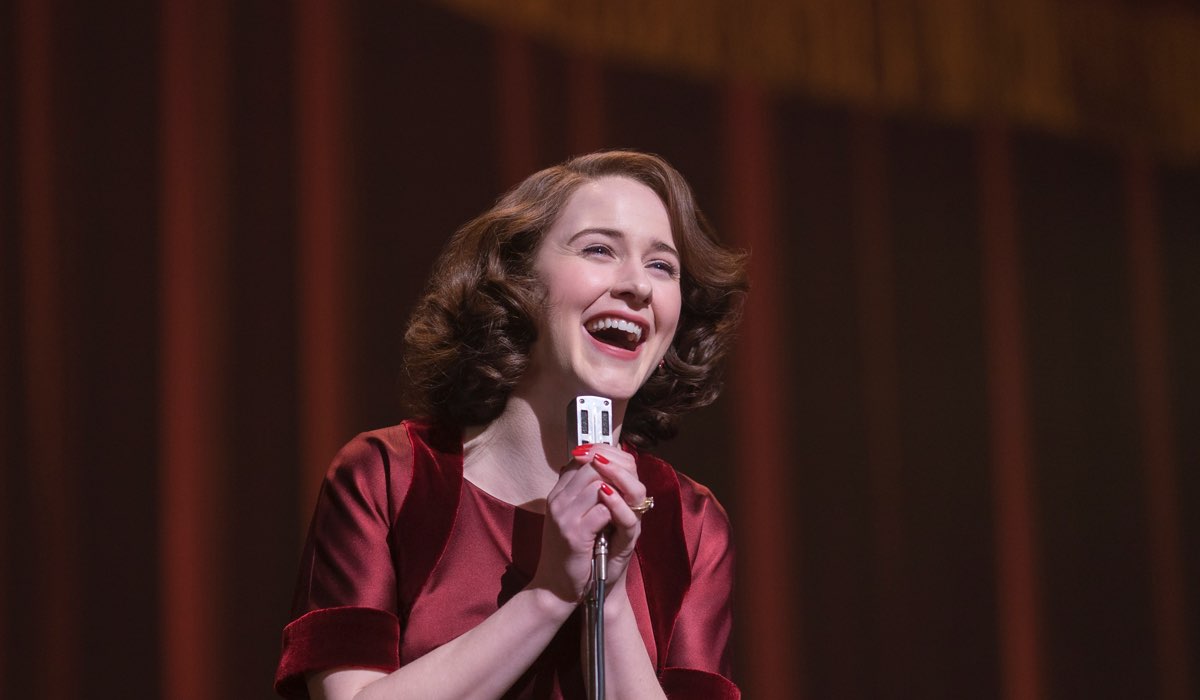 Rachel Brosnahan Nel Ruolo Di Midge In Una Scena Di