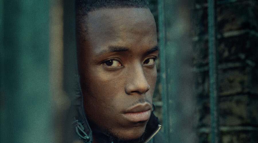 Michael Ward (Jamie) in una scena di “Top Boy 2”. Credits: Chris Harris/Netflix © 2021.