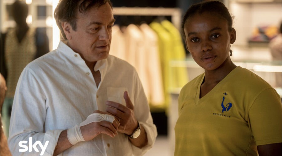 “Unwanted”, da sinistra: Franco (Francesco Acquaroli) con Sophia (Onyinye Odokoro) a bordo della Orizzonte. Credits: Francesca Cassaro/Sky.