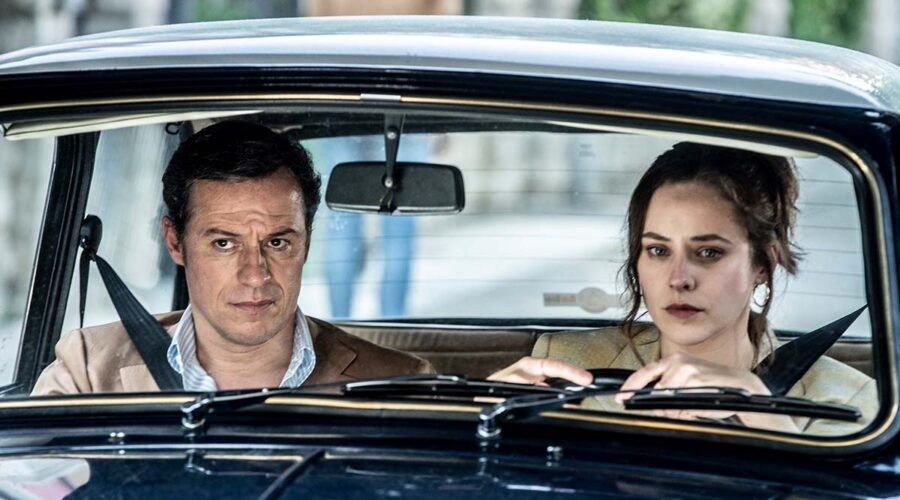 Camilla Semino Favro e Stefano Accorsi nella serie TV 