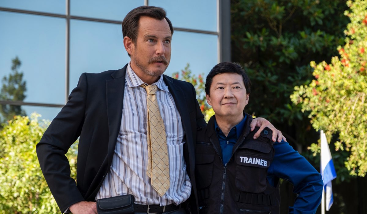 Will Arnett (Terry Seattle) e Ken Jeong (Guest Star) In Un Episodio Di Murderville Credits: Darren Michaels/Netflix