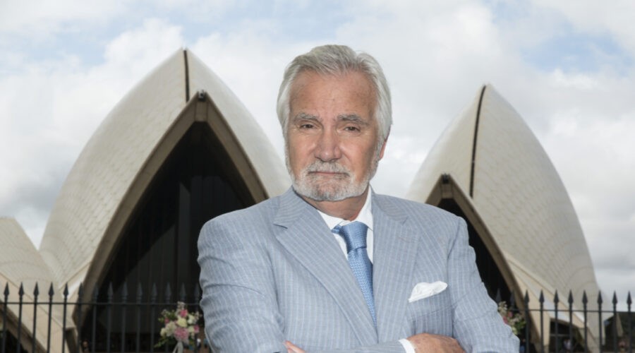 John McCook (Eric Forrester) in un posato per