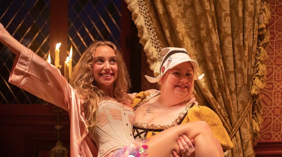 Itziar Castro e Mónica Maranillo in una scena della serie TV