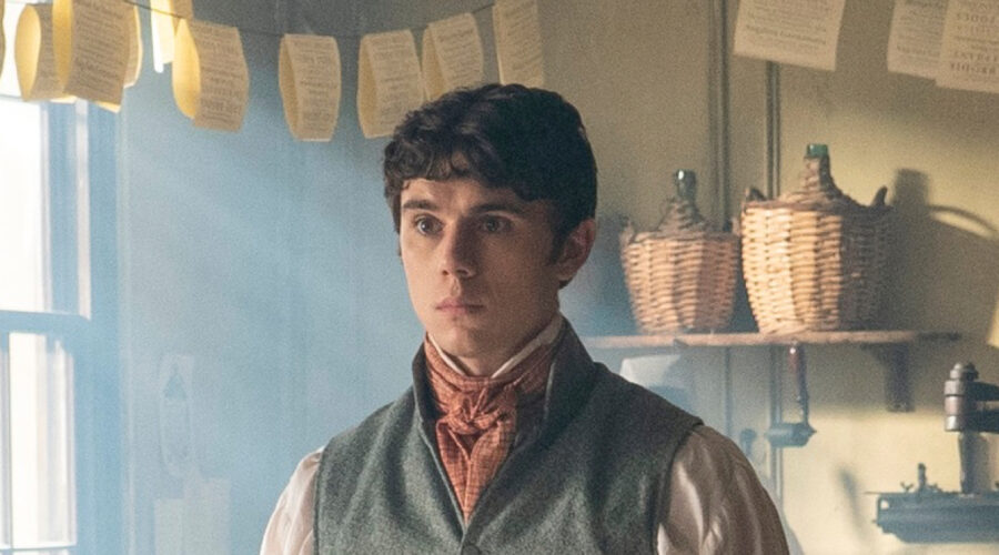 Calam Lynch (Theo) in una scena di “Bridgerton 2“. Credits: Liam Daniel/Netflix 2022.