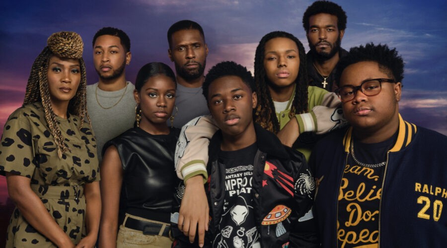 Uno scatto del cast della quarta stagione di “The Chi”. Credits: 20th TV/Disney Plus.