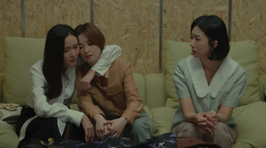 Cha (Son Ye-jin), Jeong (Jeon Mi-do) e Jang (Kim Ji-hyun) in una scena di 