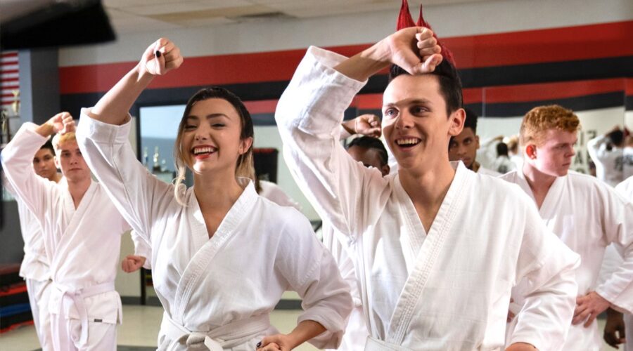 cobra kai peyton list e jacob bertrand sono tory e falco credits netflix