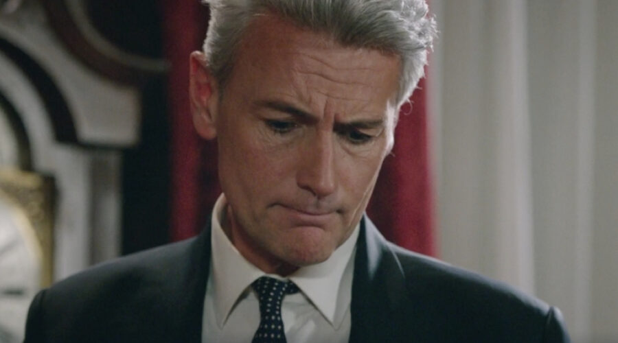 Roberto Farnesi (Umberto Guarnieri) in una scena della puntata 120 de