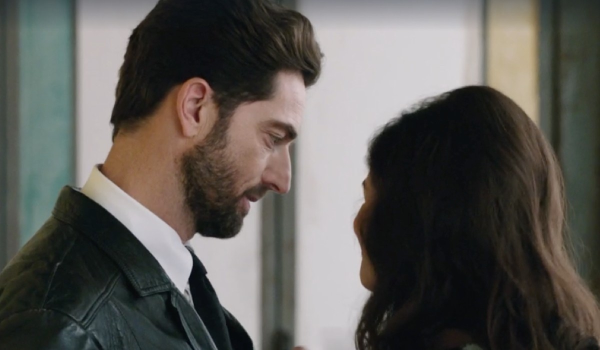Da sinistra: Luca Capuano (Sandro Recalcati) e Neva Leoni (Tina Amato) in una scena della puntata 118 de