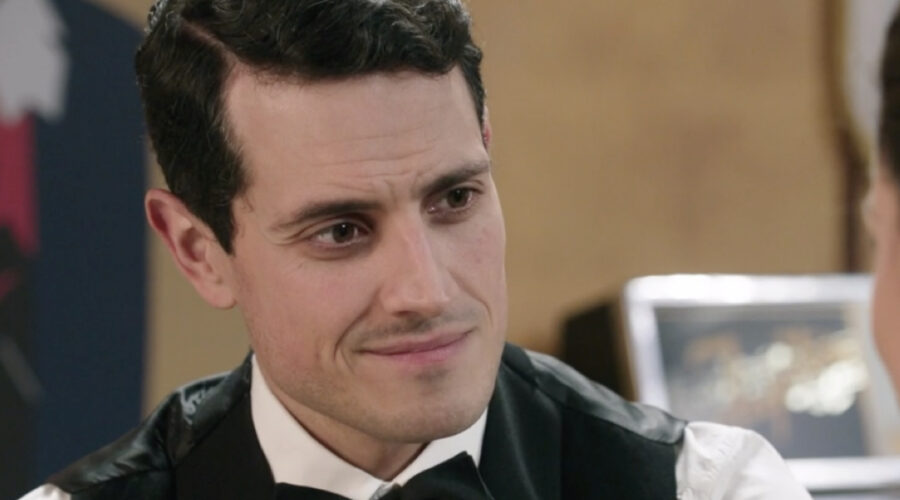 Emanuel Caserio (Salvatore Amato) in una scena della puntata 131 de