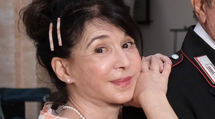 Nathalie Guetta Interpreta Natalina In