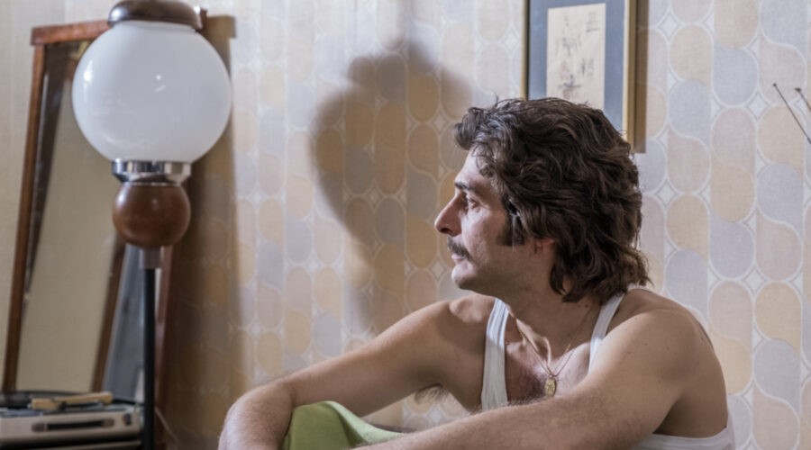 Lino Guanciale (Pietro Peirò) in una scena di 