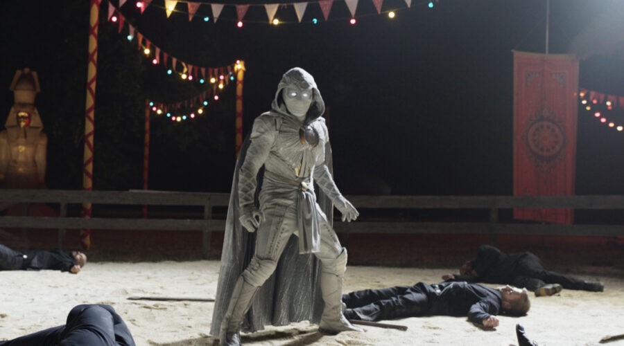 Oscar Isaac (Moon Knight) nel terzo episodio di
