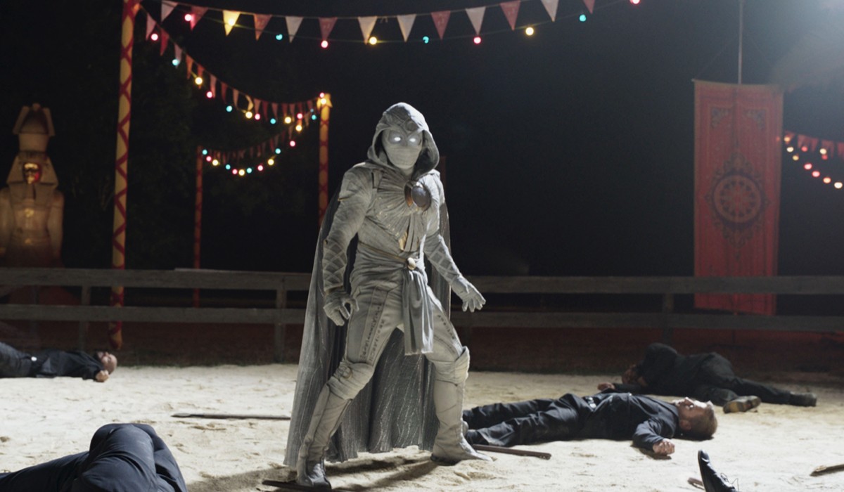 Oscar Isaac (Moon Knight) nel terzo episodio di