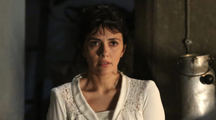 Serena Rossi (Maria) in una scena de 