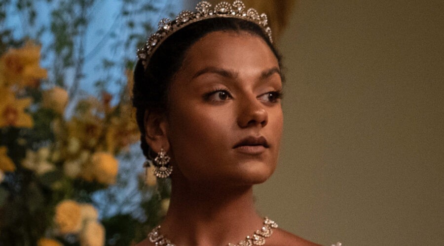 Simone Ashley Interpreta Kate In