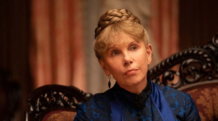 Christine Baranski nella serie TV “The Gilded Age”. Credits: Sky Italia.
