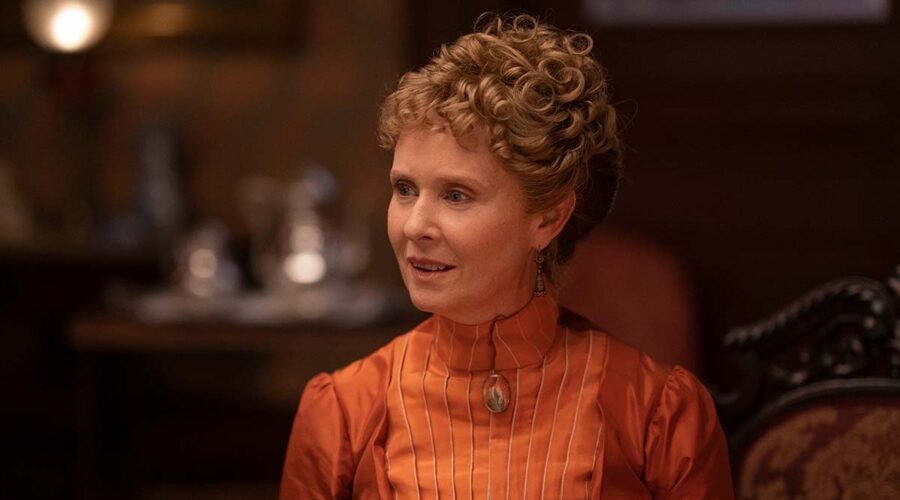 Cynthia Nixon in “The Gilded Age”. Credits: Sky Italia.