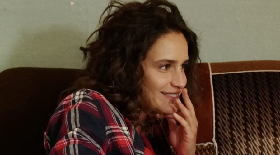 Valentina Bellè (Olivia Mazzuccato) in una scena di “Volevo fare la rockstar 2”. Credits: Rai.